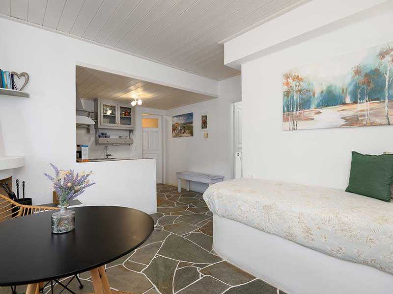 Καθιστικό και καναπές στο διαμέρισμα