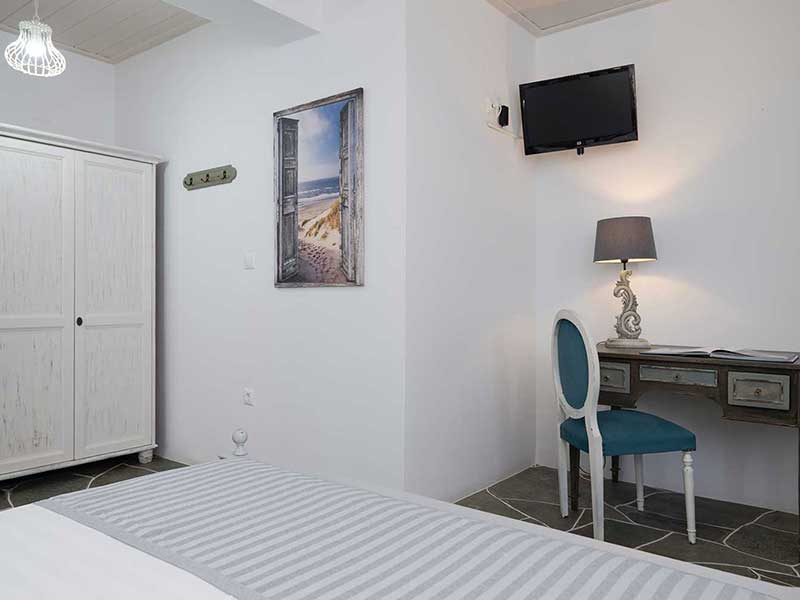 Υπνοδωμάτιο με διπλό κρεβάτι