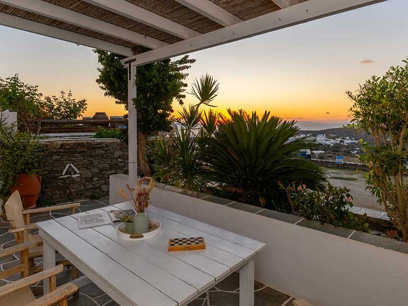 Βεράντα με θέα στην ανατολή του ηλίου