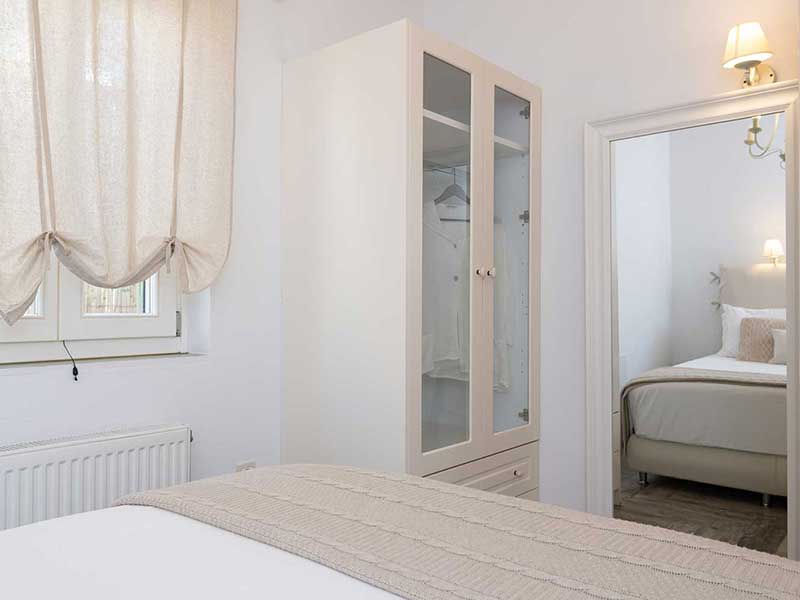 Υπνοδωμάτιο με διπλό κρεβάτι