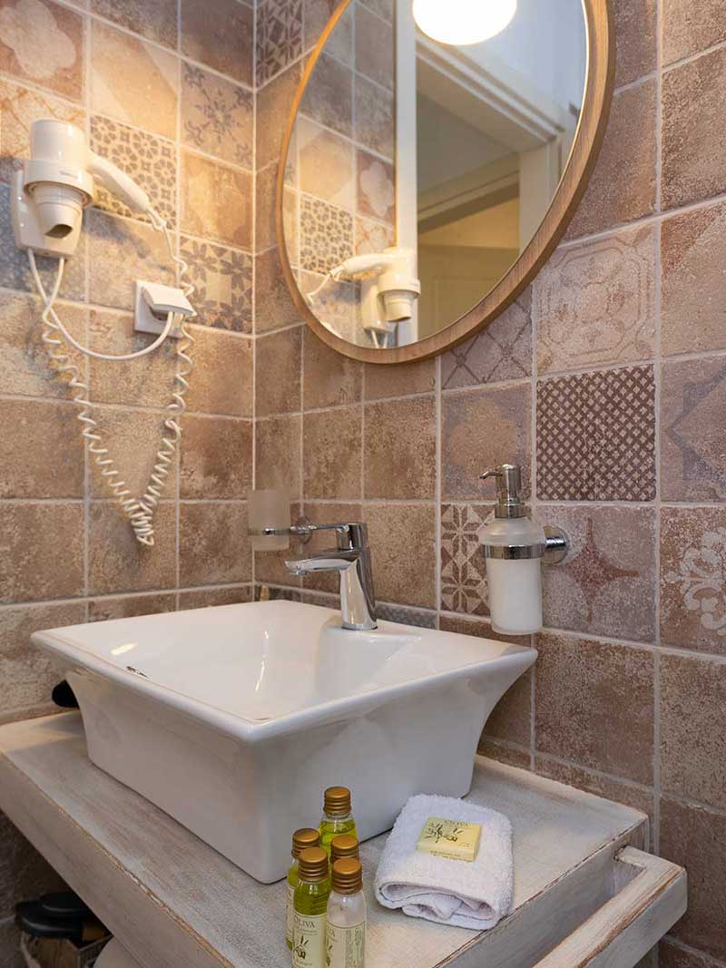 Το μπάνιο στο διαμέρισμα Ερωφίλη