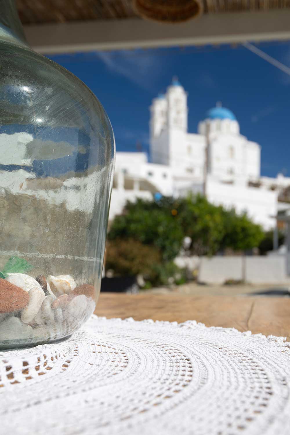 Θέα προς την εκκλησία του Άι Γιάννη